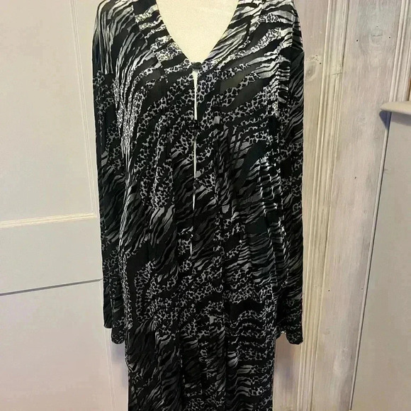 CHICOS Black Silver Animal Print Velvet Burnout Tunic Duster Top|2/M whimsigoth - Picture 13 of 14